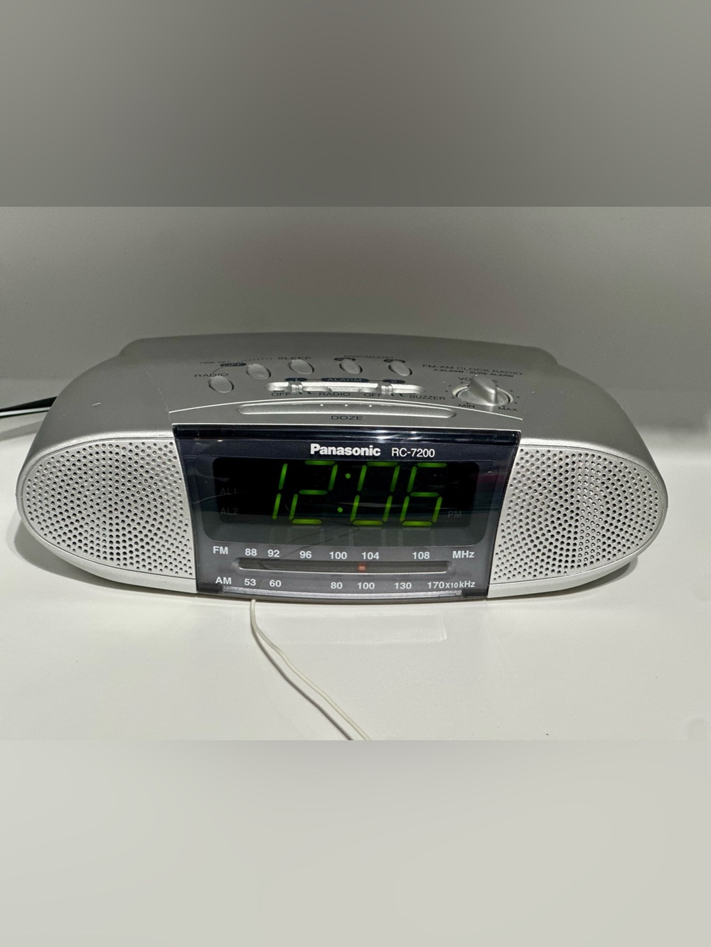 PANASONIC RC-7200 AM/FM Digital Alarm Clock Radio